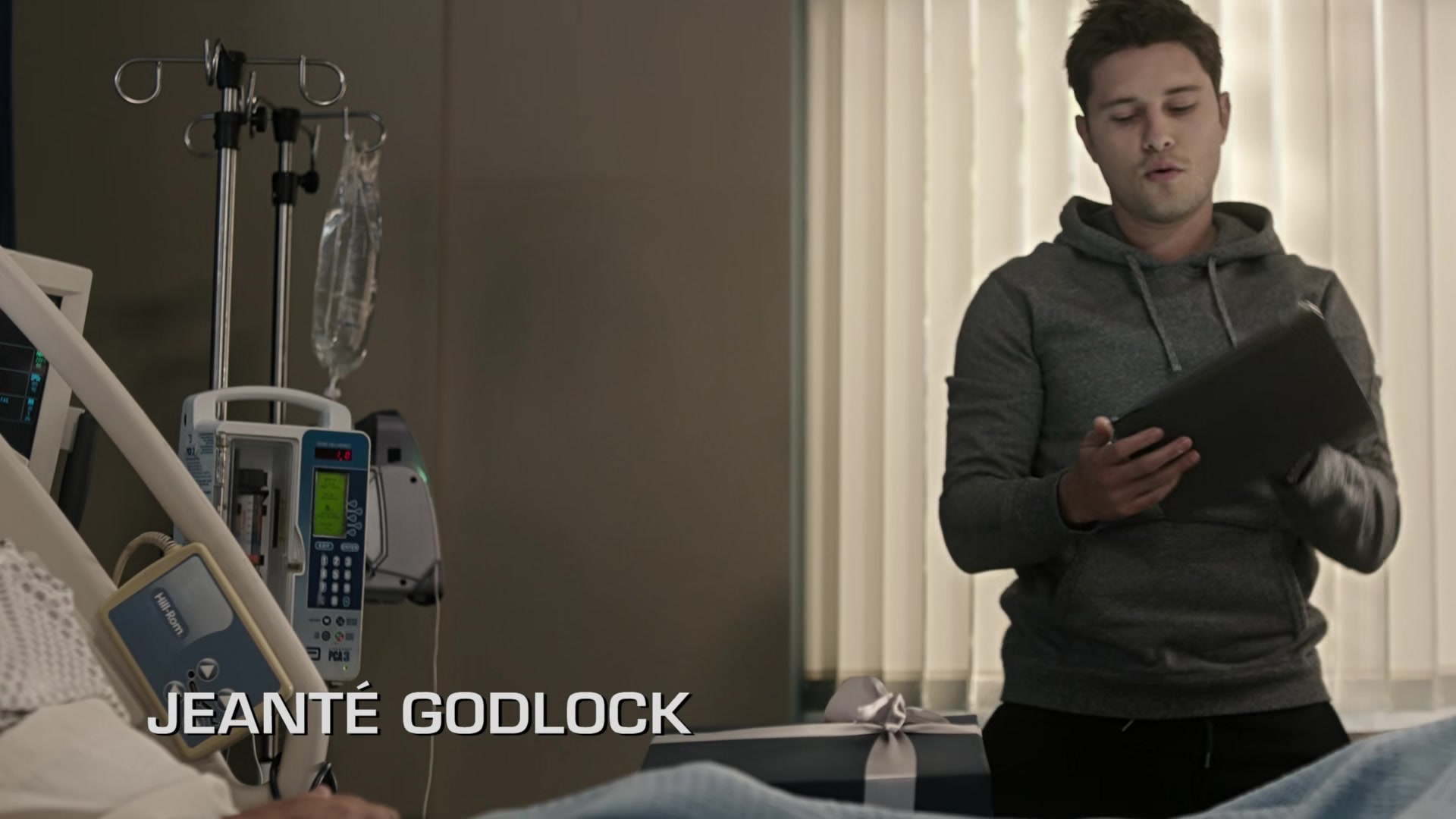 9-1-1_Lone_Star_S02E11_1080p_RRA_000440.jpg