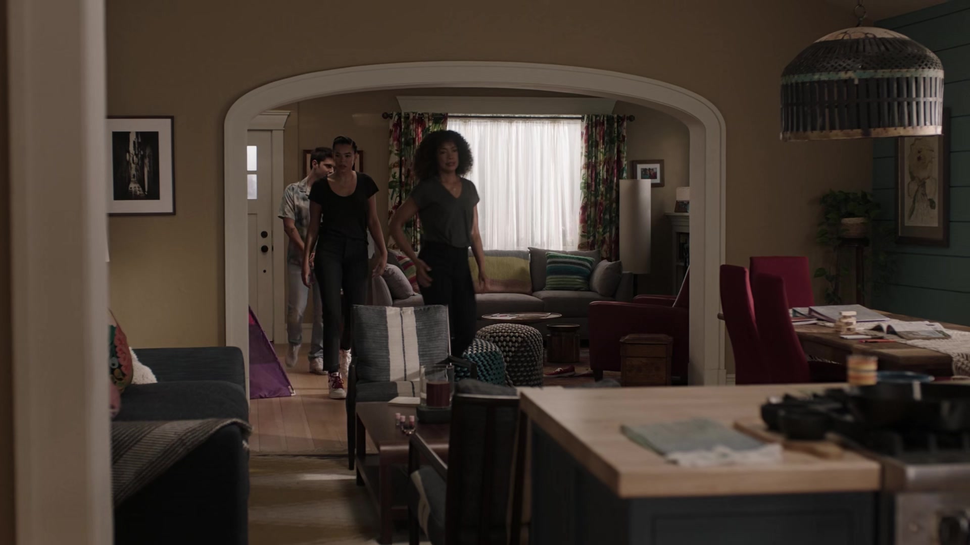 9-1-1_Lone_Star_S02E14_1080p_RRA_001389.jpg