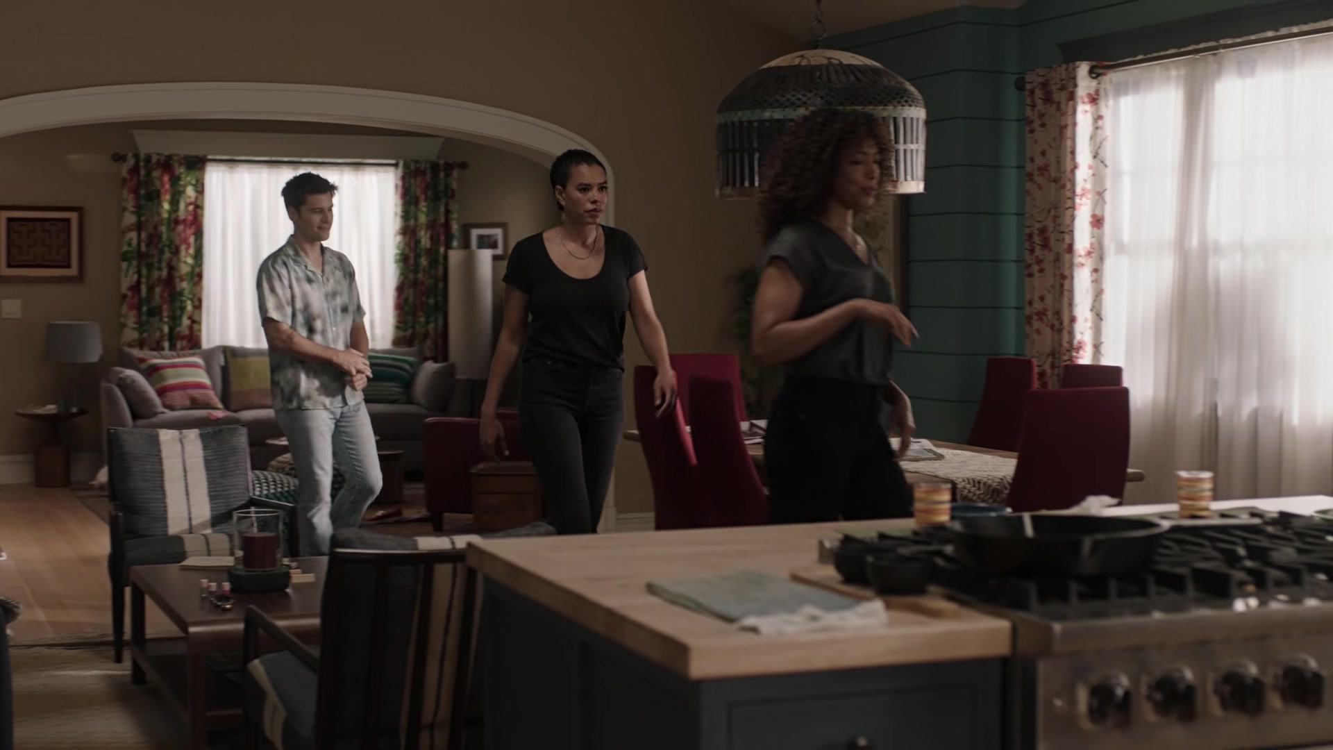9-1-1_Lone_Star_S02E14_1080p_RRA_001397.jpg