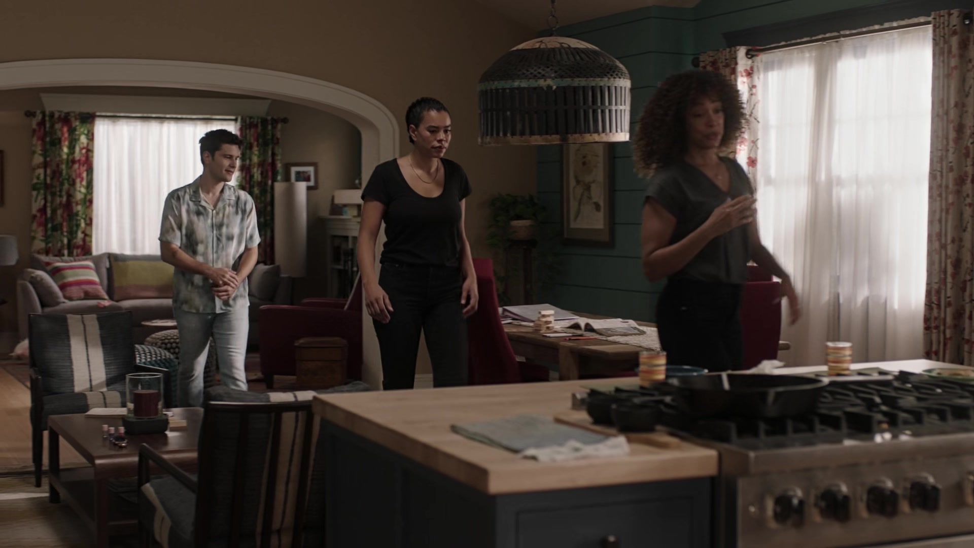 9-1-1_Lone_Star_S02E14_1080p_RRA_001398.jpg