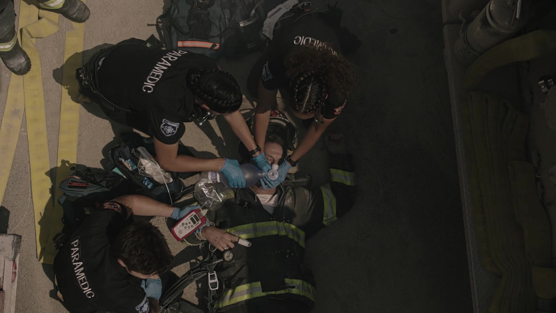 9-1-1_Lone_Star_S02E14_1080p_RRA_005086.jpg