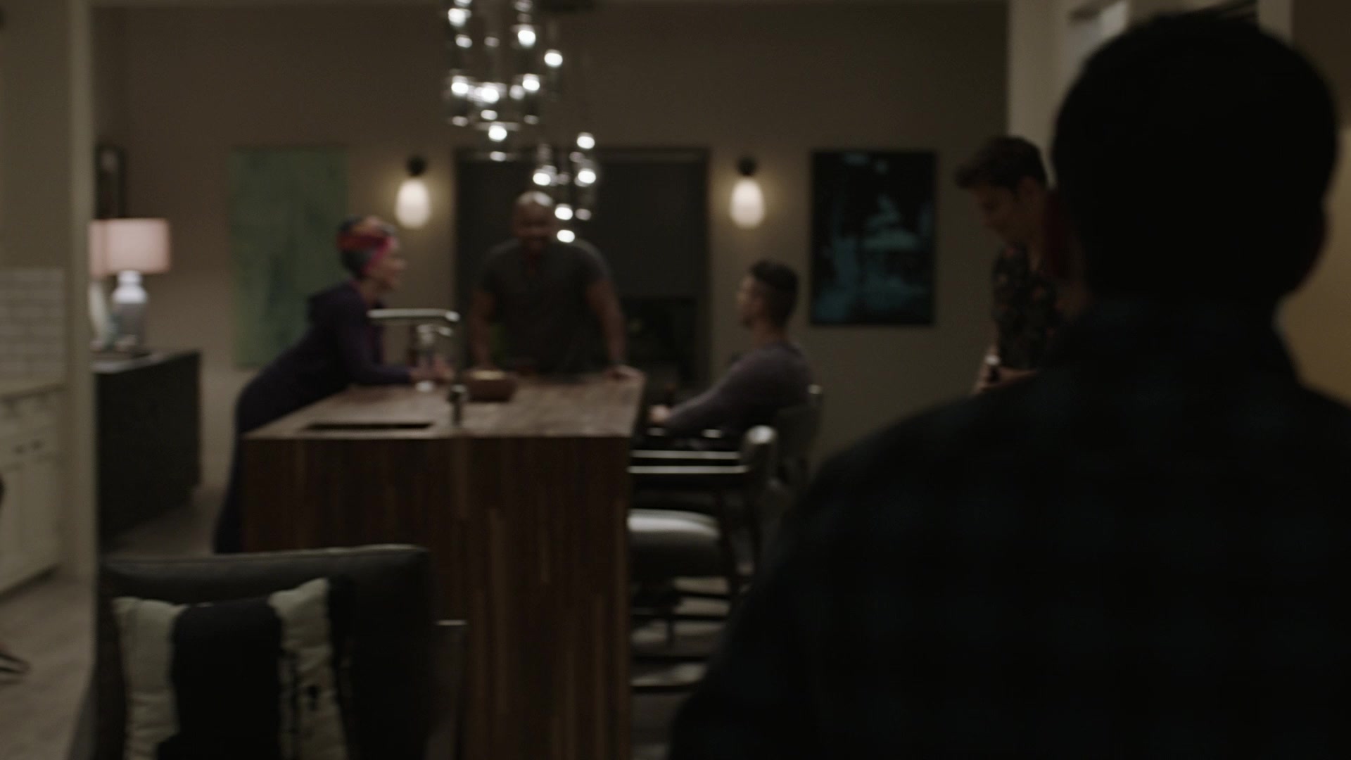 9-1-1_Lone_Star_S02E14_1080p_RRA_005196.jpg