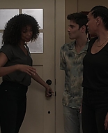 9-1-1_Lone_Star_S02E14_1080p_RRA_001378.jpg