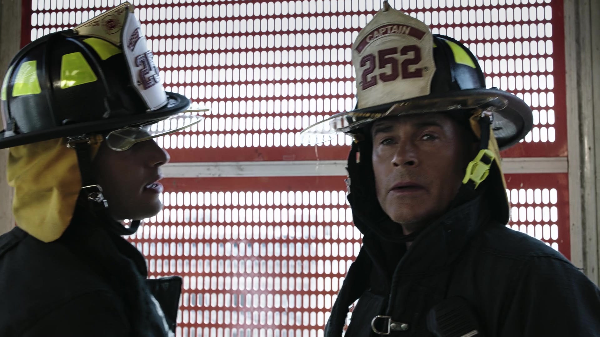 9-1-1_Lone_Star_S01E01_1080p_000509.jpg