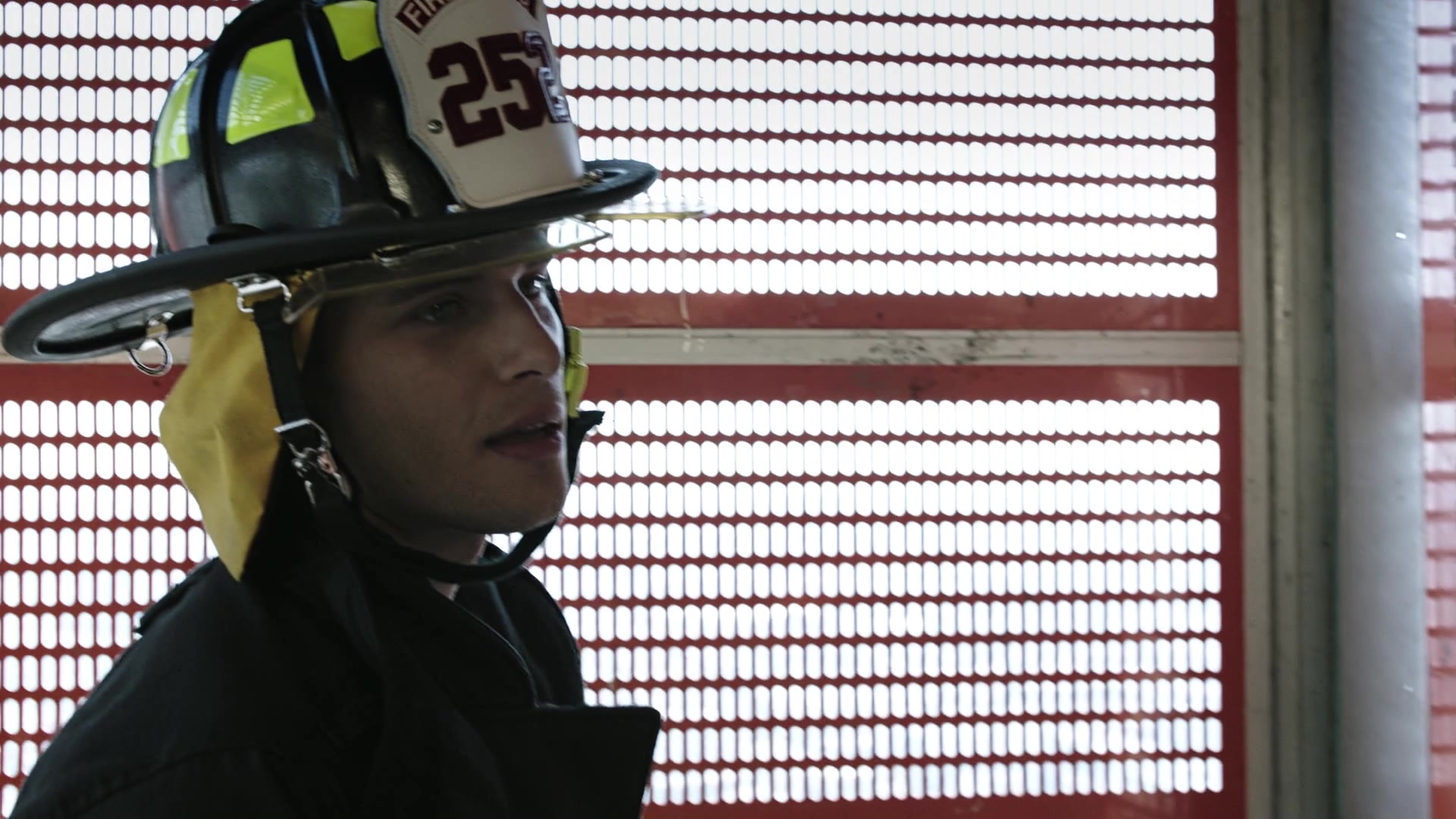 9-1-1_Lone_Star_S01E01_1080p_000538.jpg