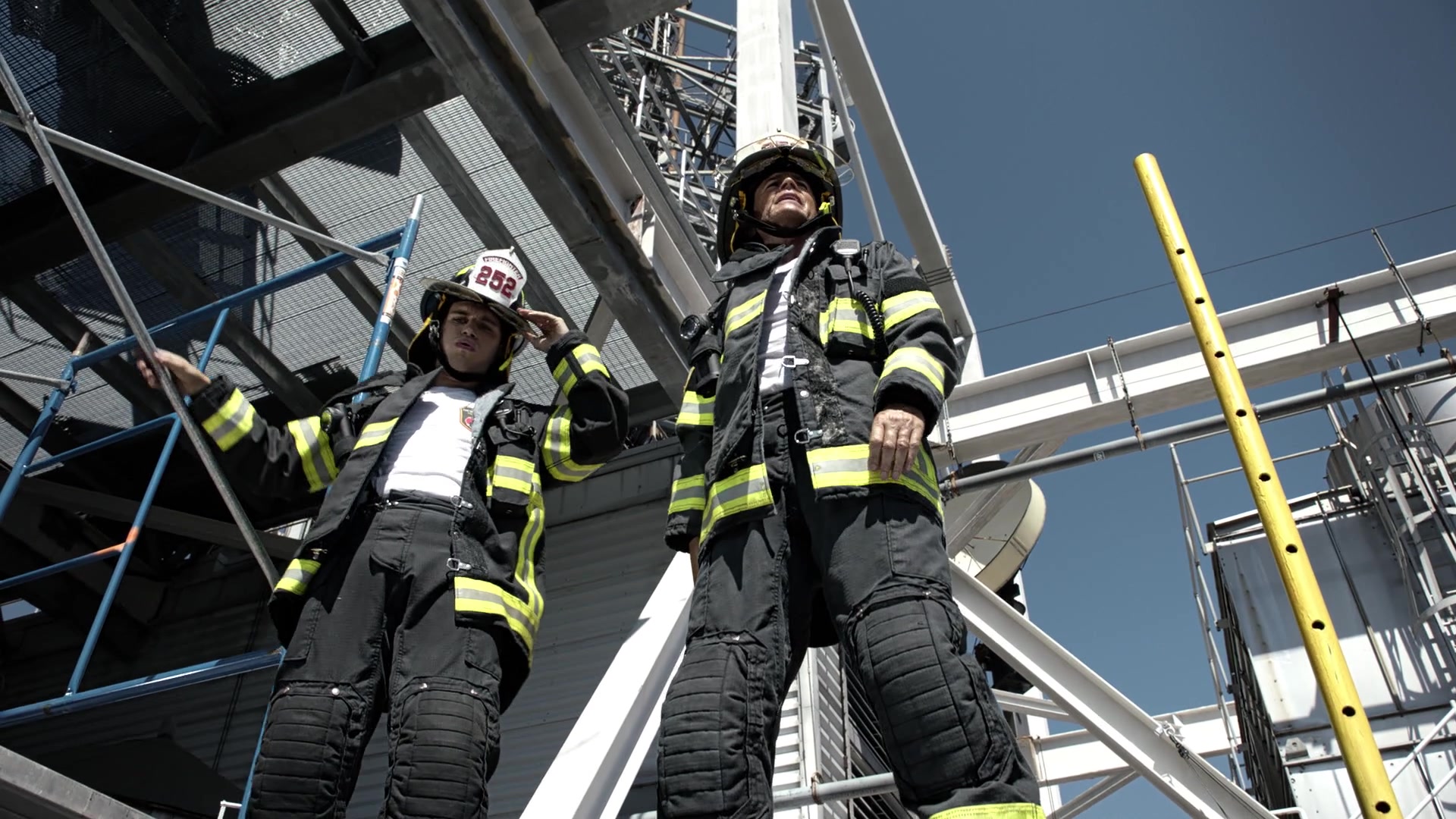 9-1-1_Lone_Star_S01E01_1080p_000570.jpg