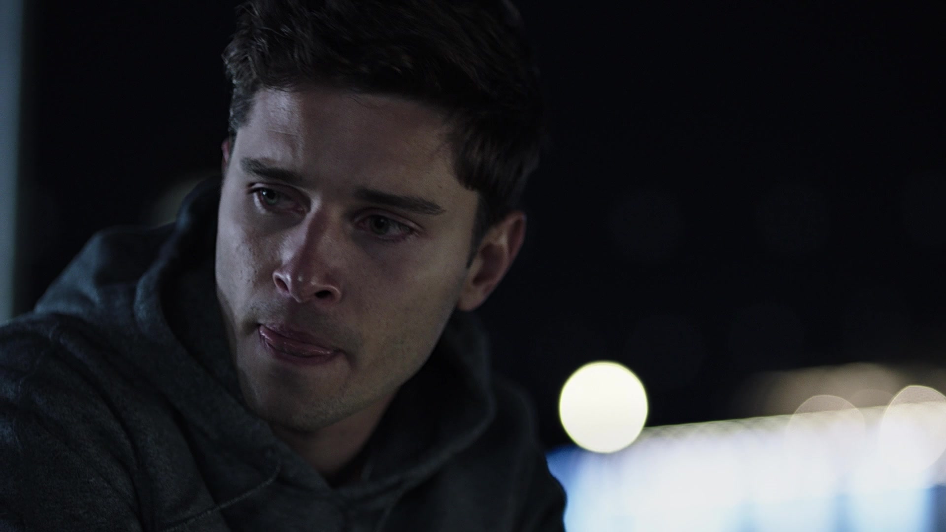 9-1-1_Lone_Star_S01E01_1080p_001622.jpg