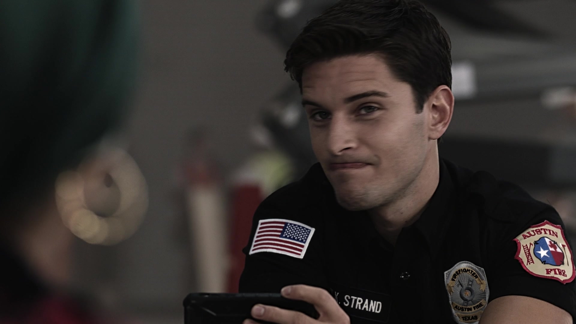 9-1-1_Lone_Star_S01E01_1080p_002122.jpg