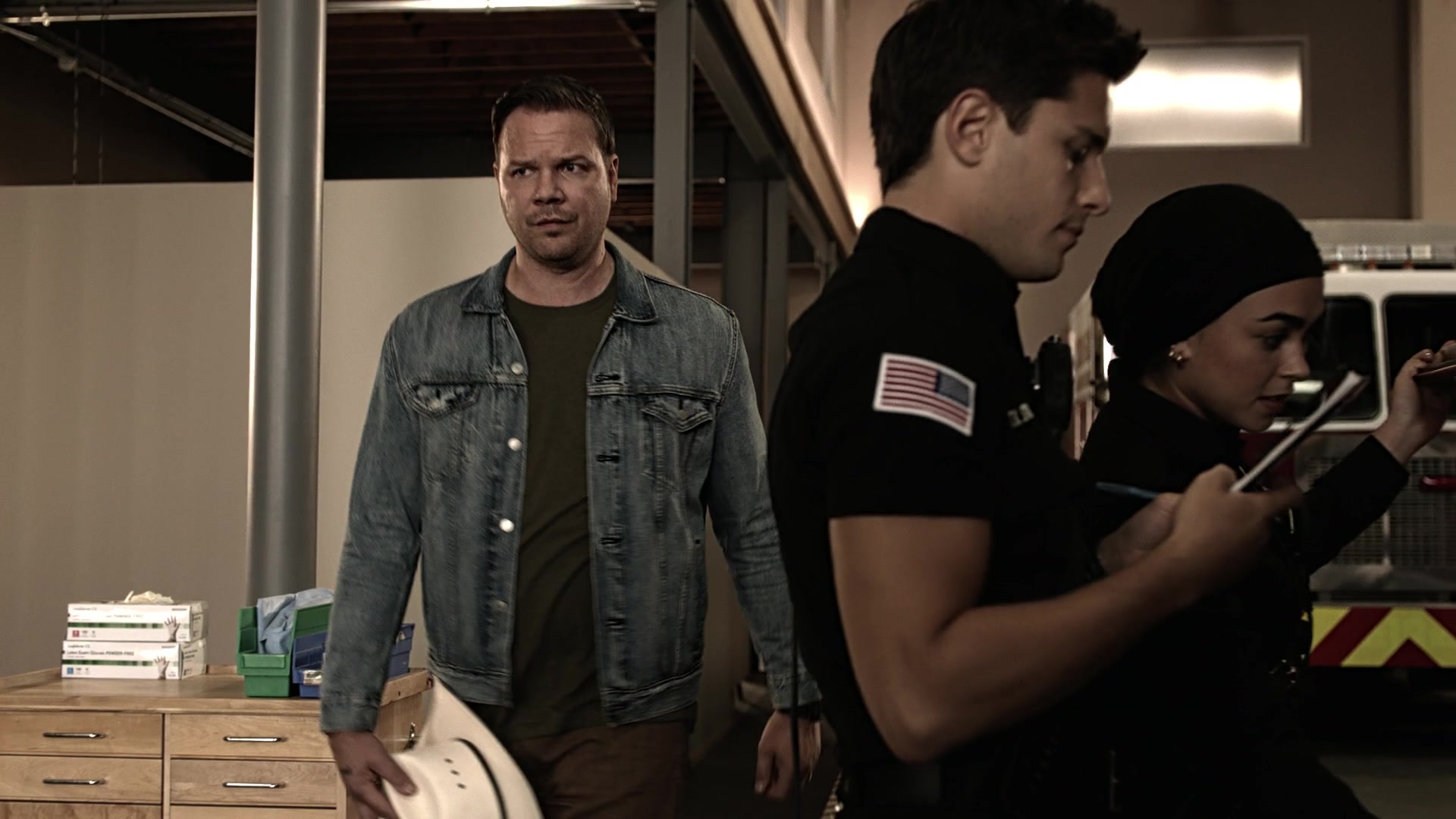9-1-1_Lone_Star_S01E01_1080p_005993.jpg