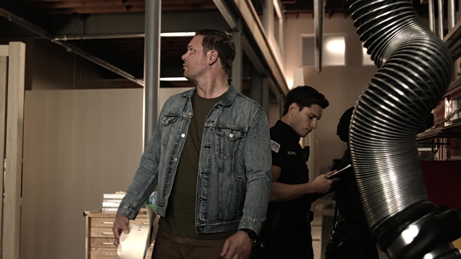 9-1-1_Lone_Star_S01E01_1080p_005997.jpg