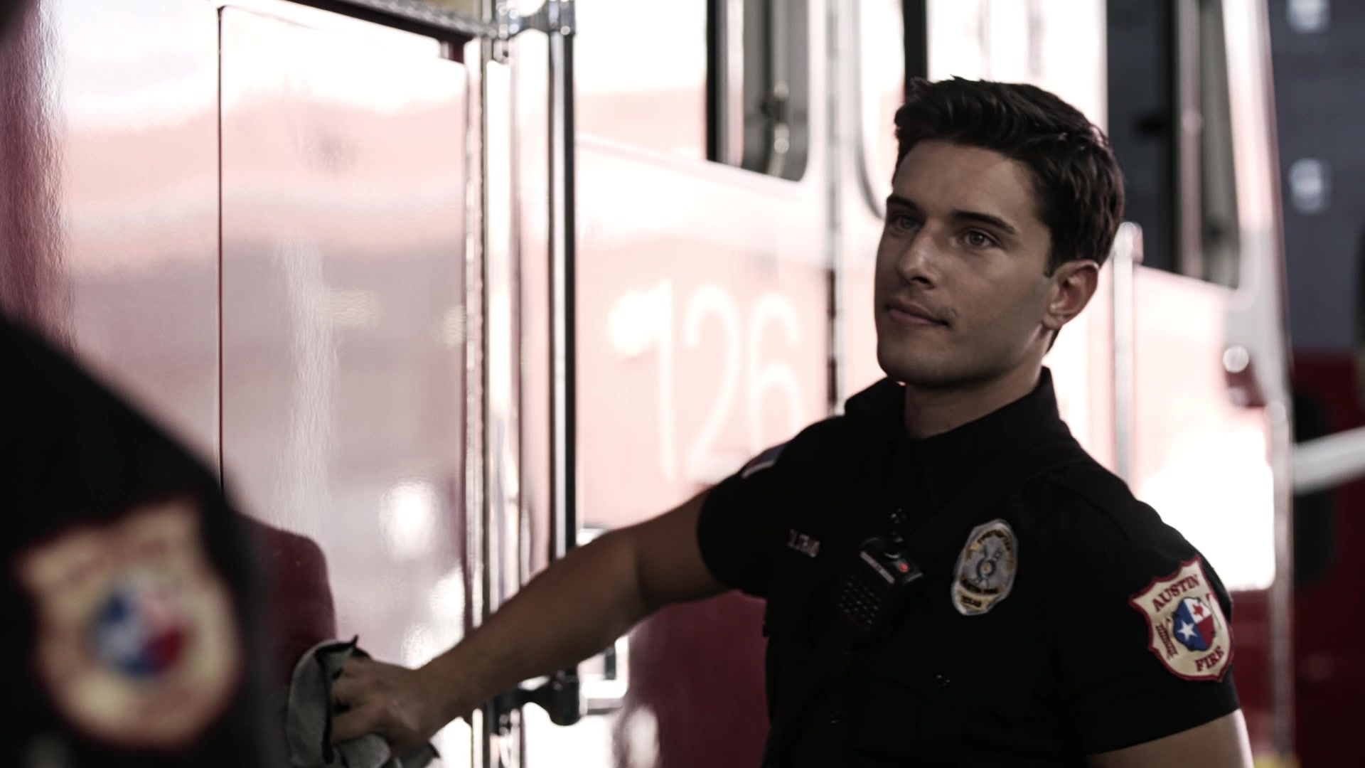 9-1-1_Lone_Star_S01E02_1080p_000251.jpg