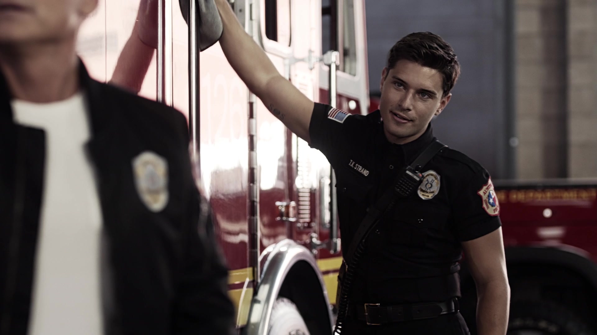 9-1-1_Lone_Star_S01E02_1080p_000268.jpg