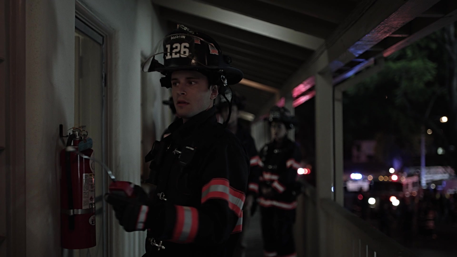9-1-1_Lone_Star_S01E02_1080p_004752.jpg