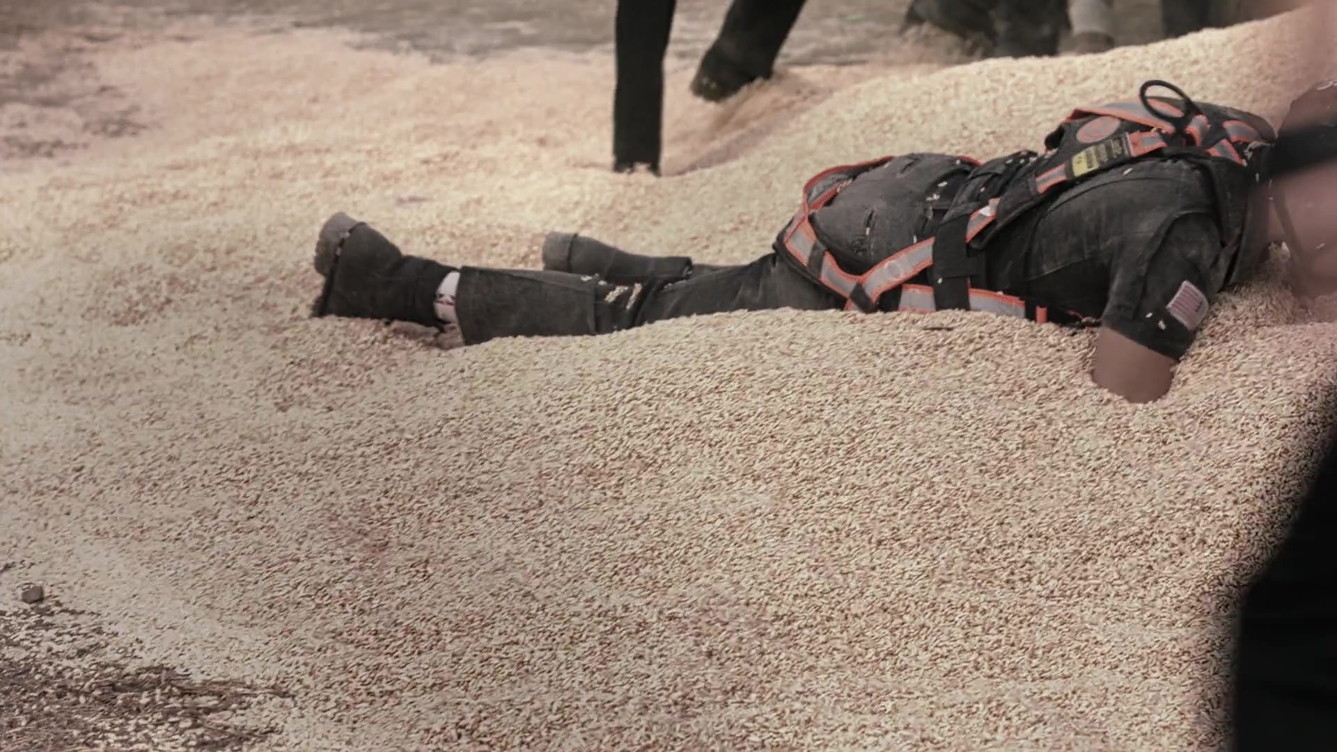 9-1-1_Lone_Star_S01E03_1080p_000728.jpg 9-1-1_Lone_Star_S01E03_1080p_000728.jpg