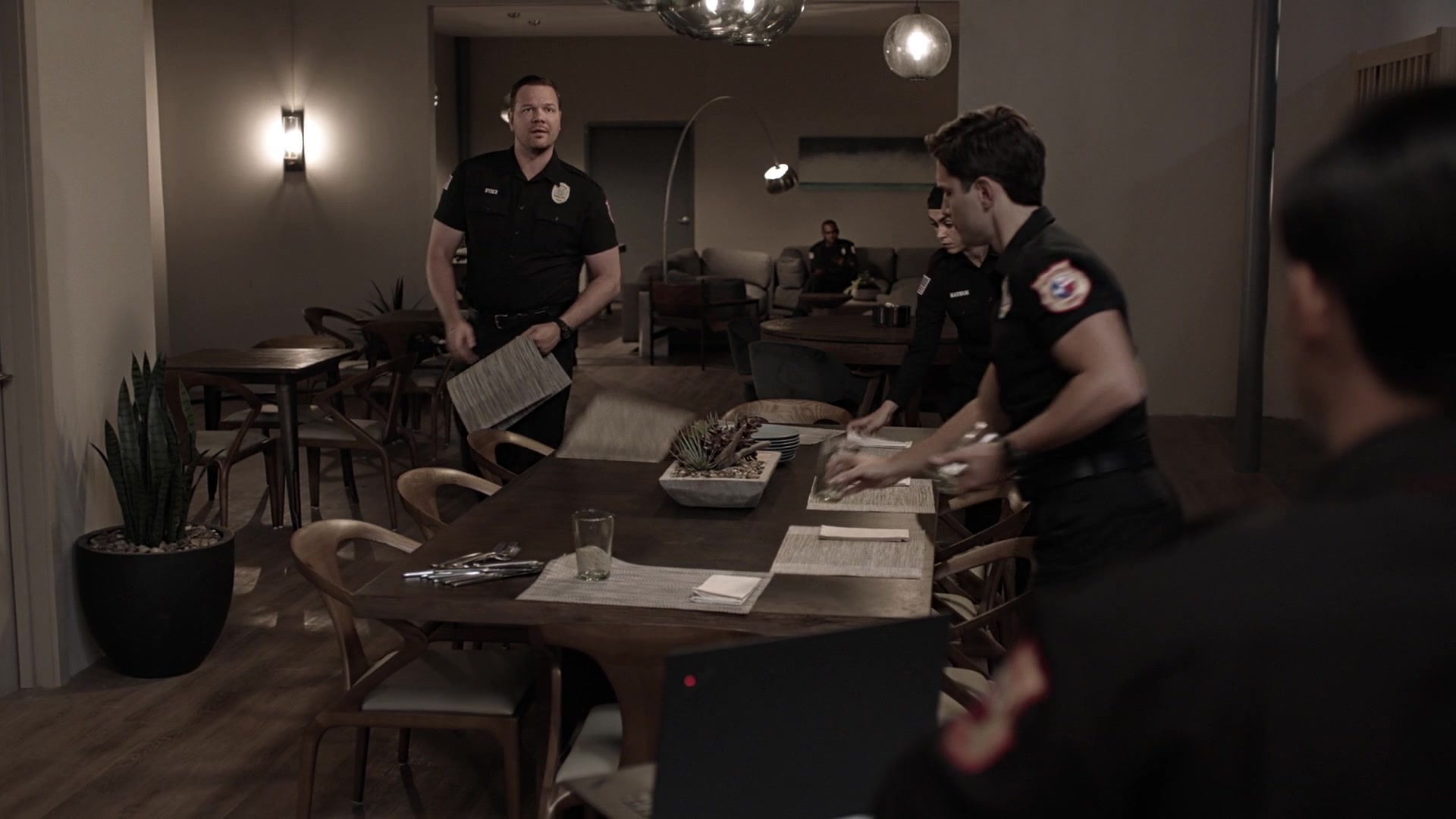 9-1-1_Lone_Star_S01E04_1080p_001285.jpg