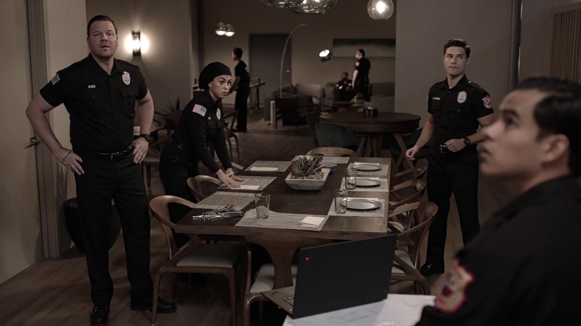9-1-1_Lone_Star_S01E04_1080p_001320.jpg