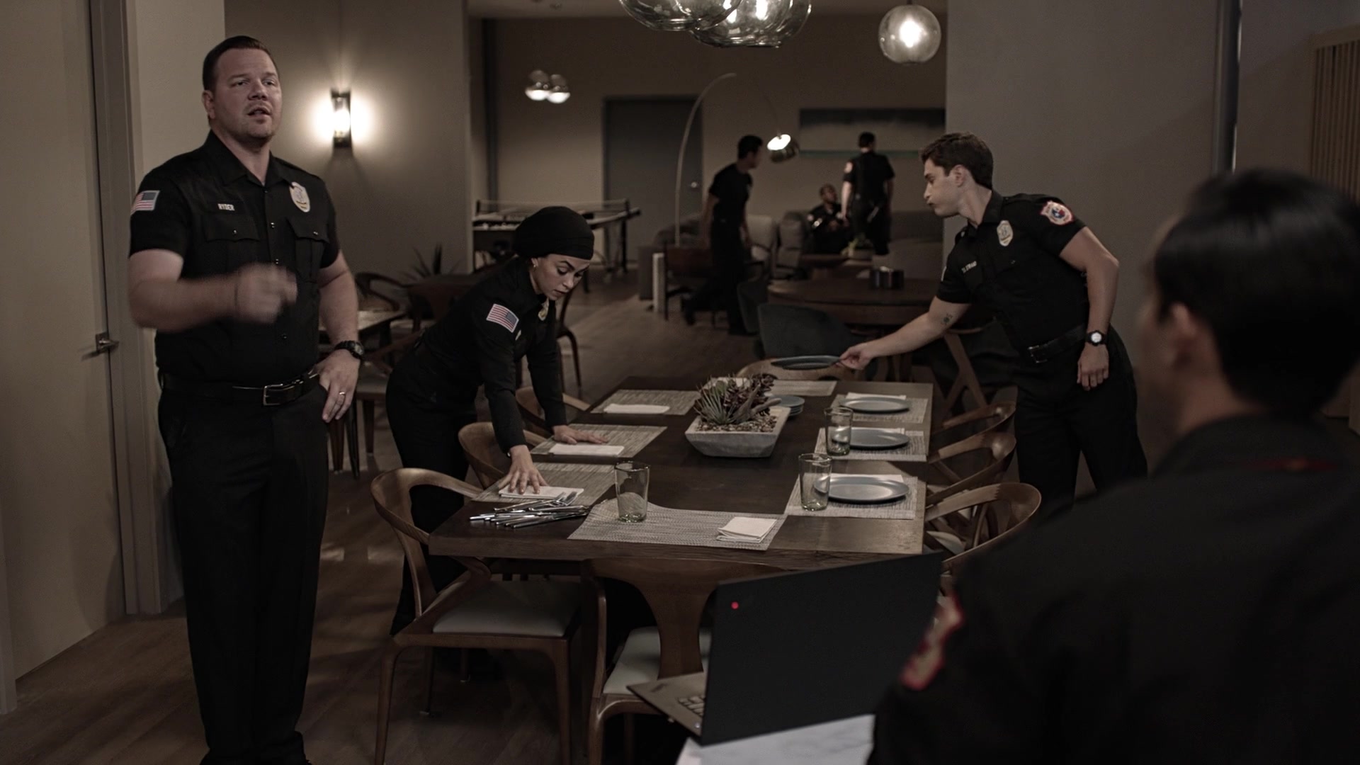 9-1-1_Lone_Star_S01E04_1080p_001327.jpg