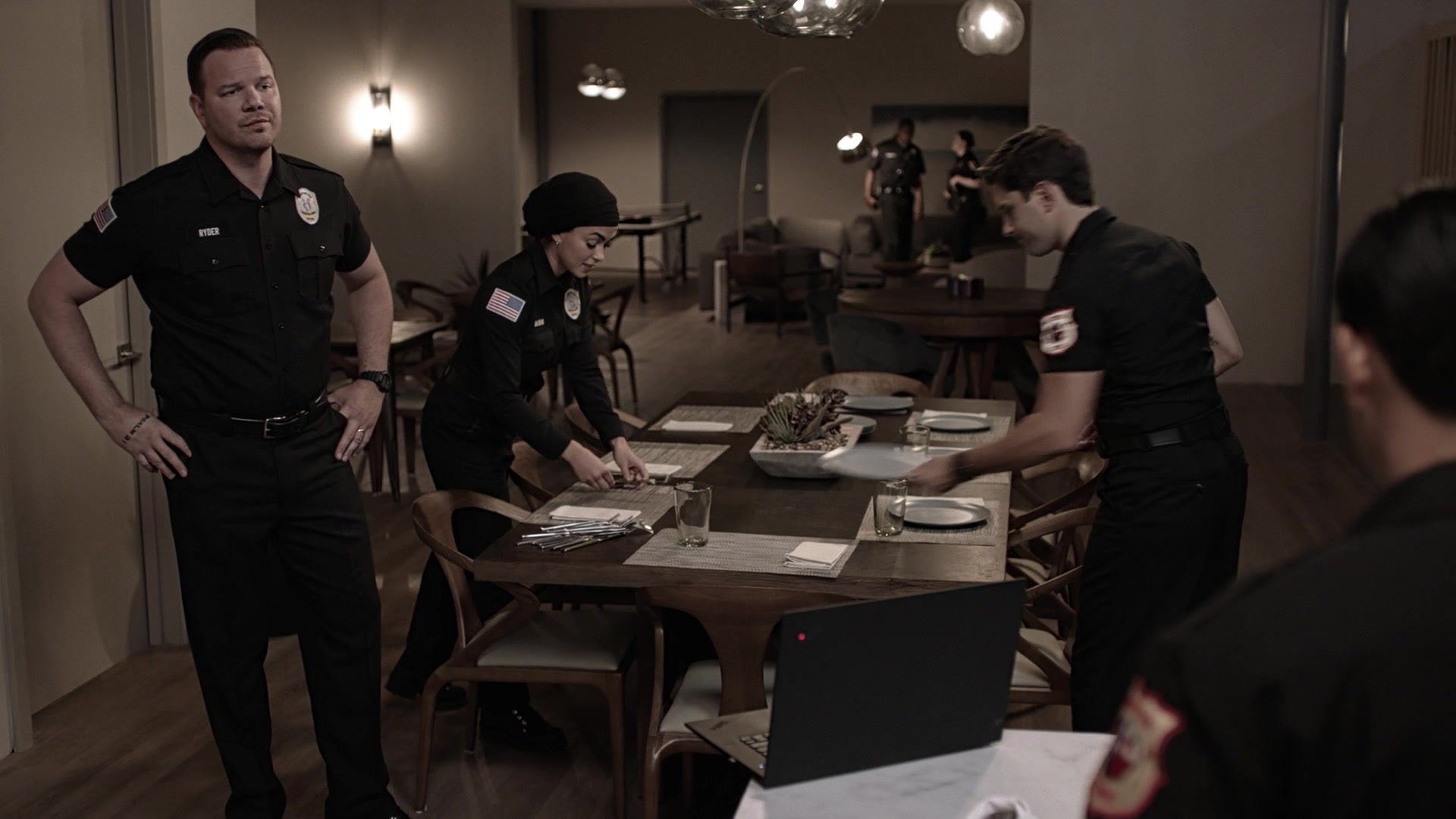 9-1-1_Lone_Star_S01E04_1080p_001343.jpg