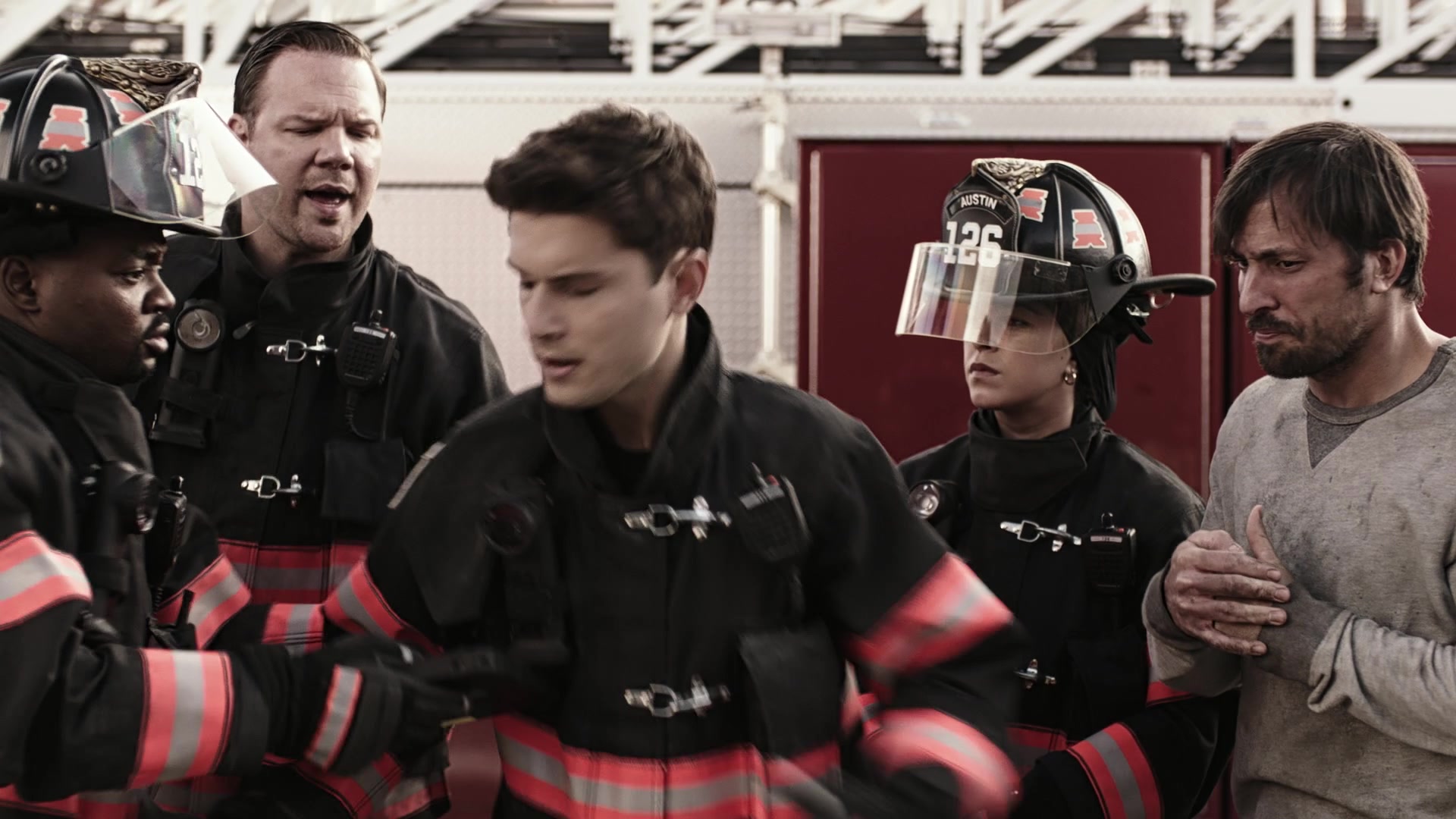 9-1-1_Lone_Star_S01E04_1080p_003584.jpg