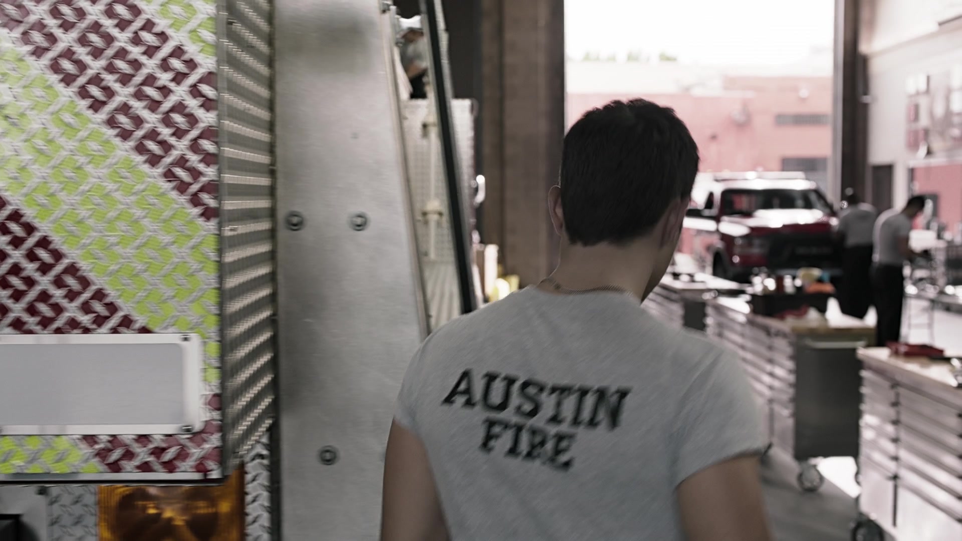9-1-1_Lone_Star_S01E05_1080p_001111.jpg