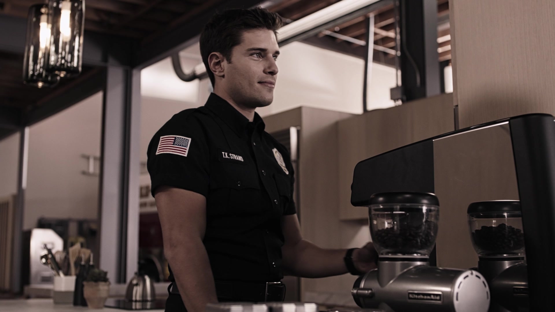 9-1-1_Lone_Star_S01E05_1080p_005170.jpg