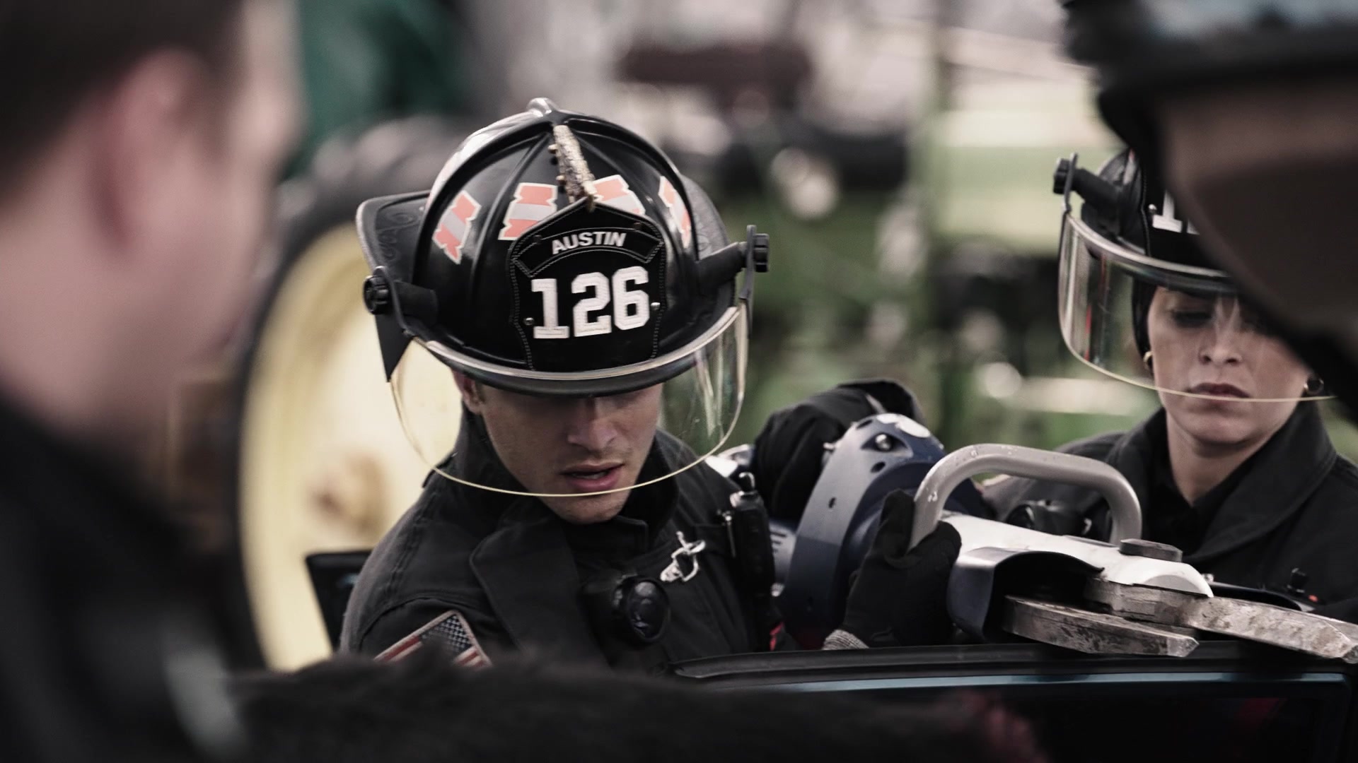 9-1-1_Lone_Star_S01E07_1080p_000817.jpg