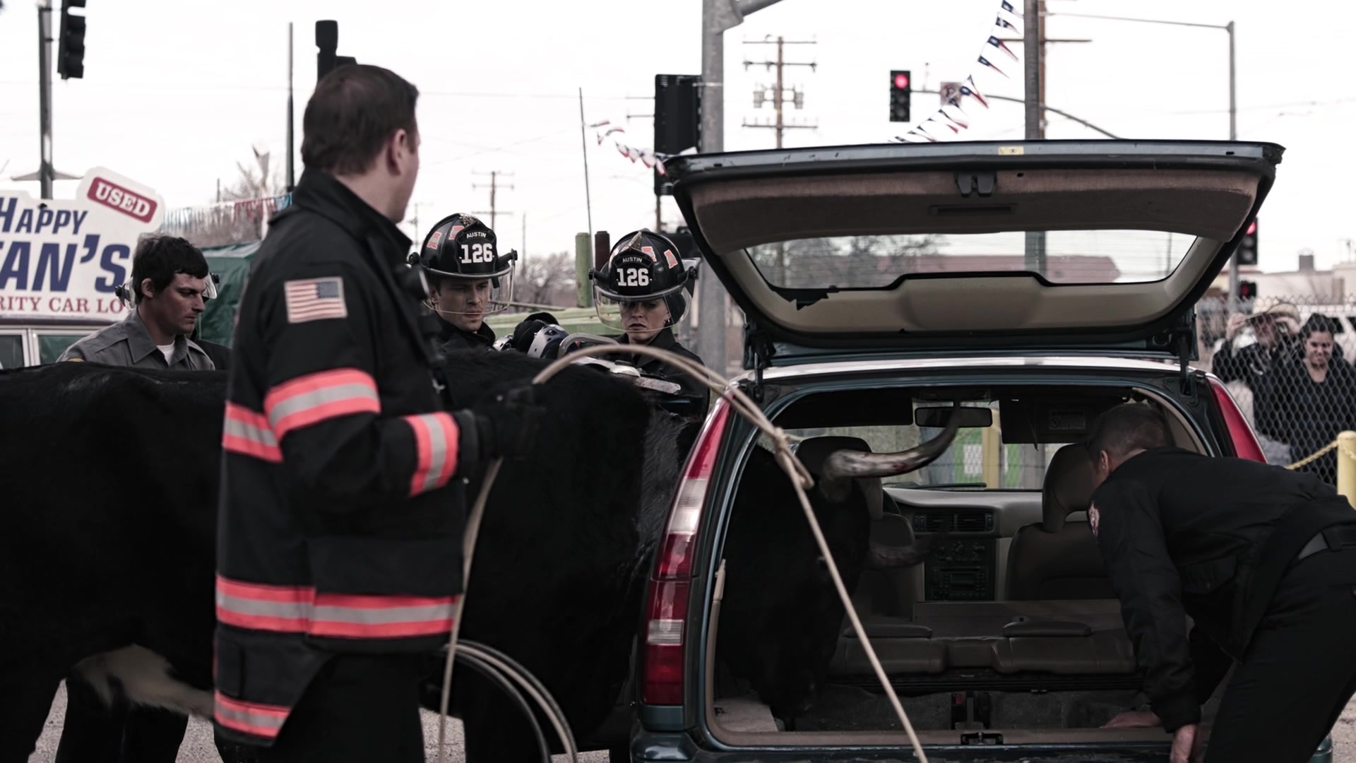 9-1-1_Lone_Star_S01E07_1080p_000818.jpg