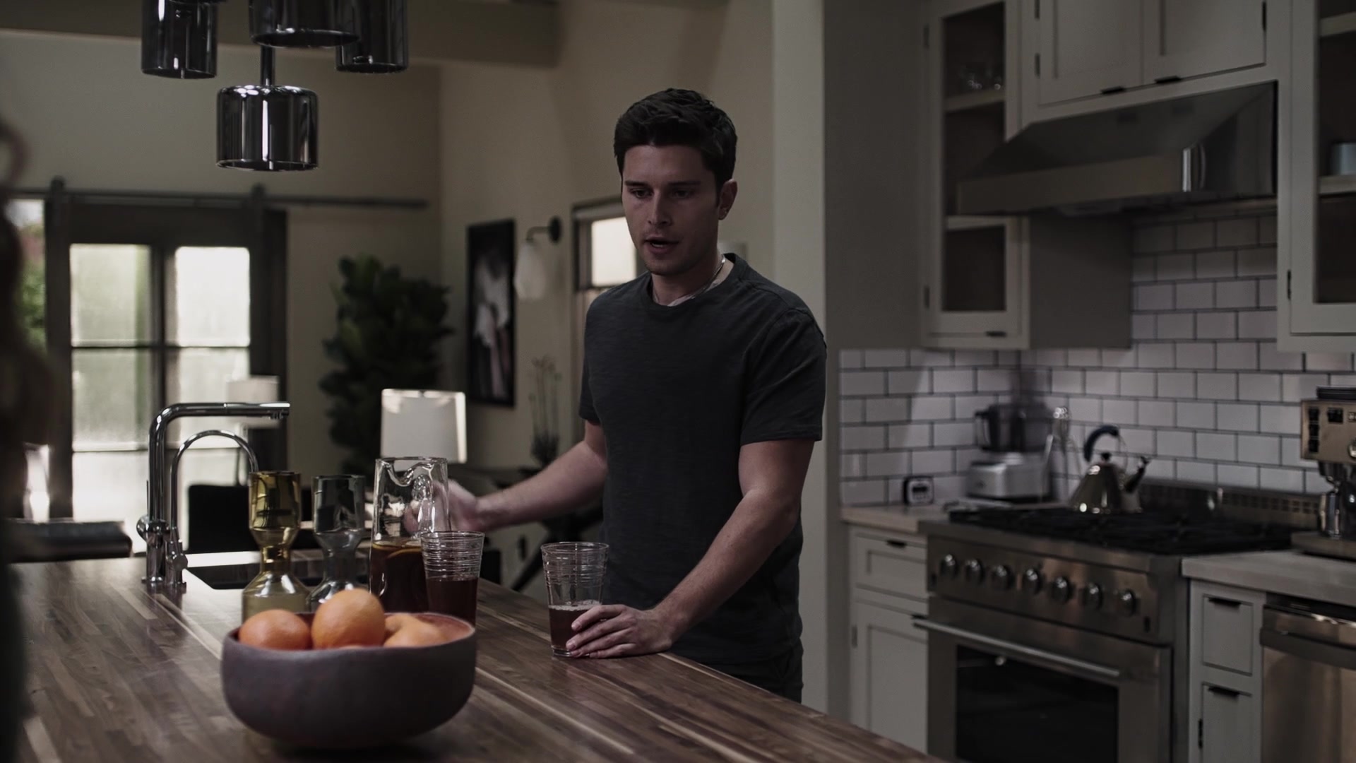 9-1-1_Lone_Star_S01E09_1080p_003968.jpg