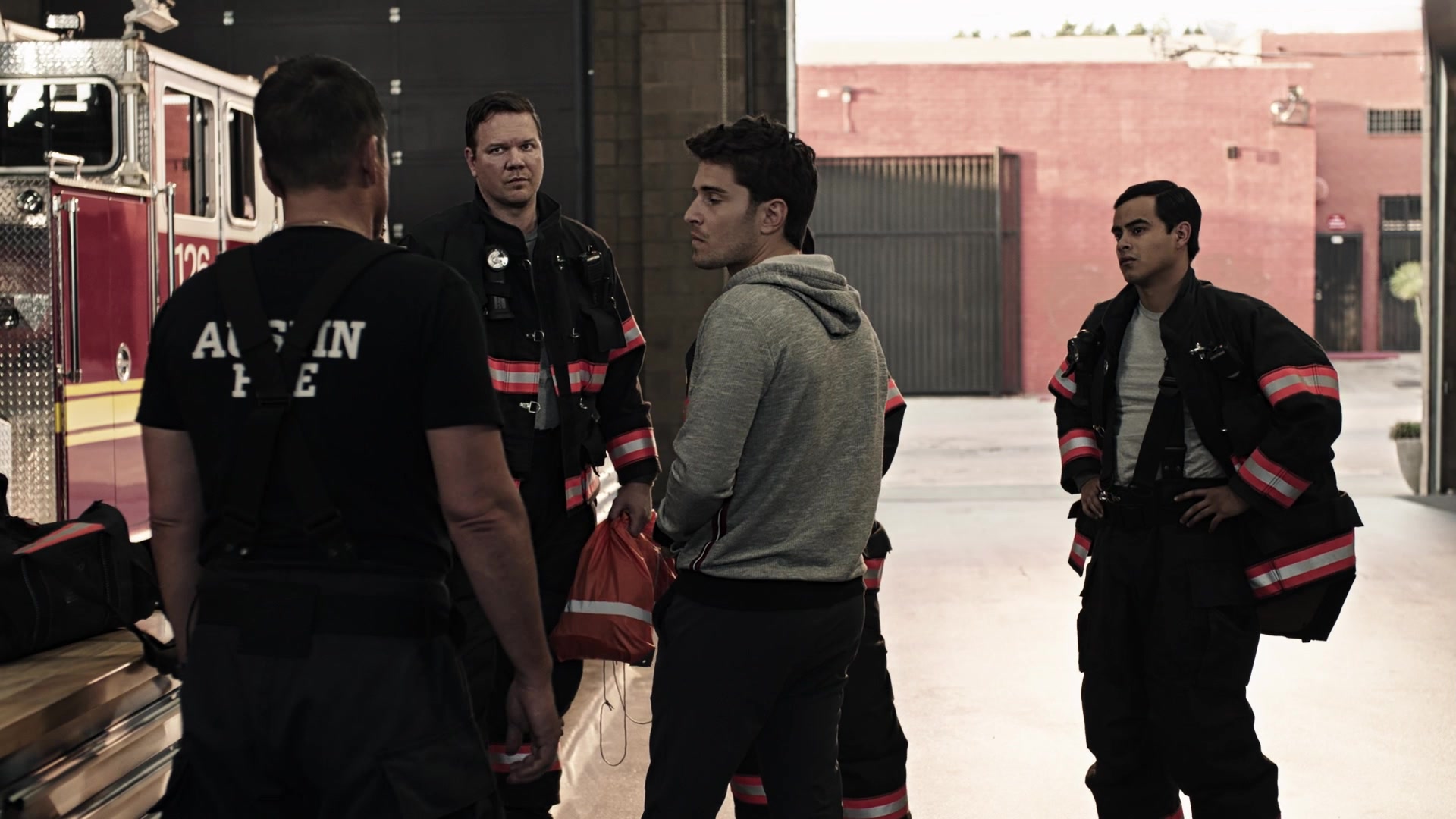 9-1-1_Lone_Star_S01E10_1080p_004719.jpg 9-1-1_Lone_Star_S01E10_1080p_004719.jpg