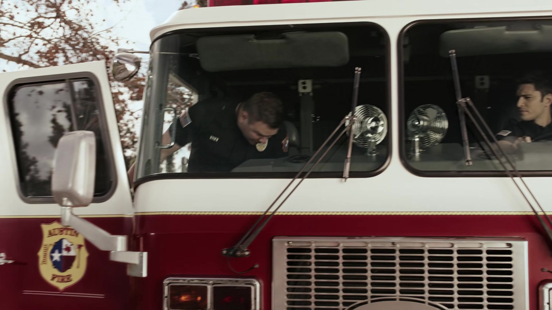 9-1-1_Lone_Star_S02E06_1080p_RRA_000684.jpg