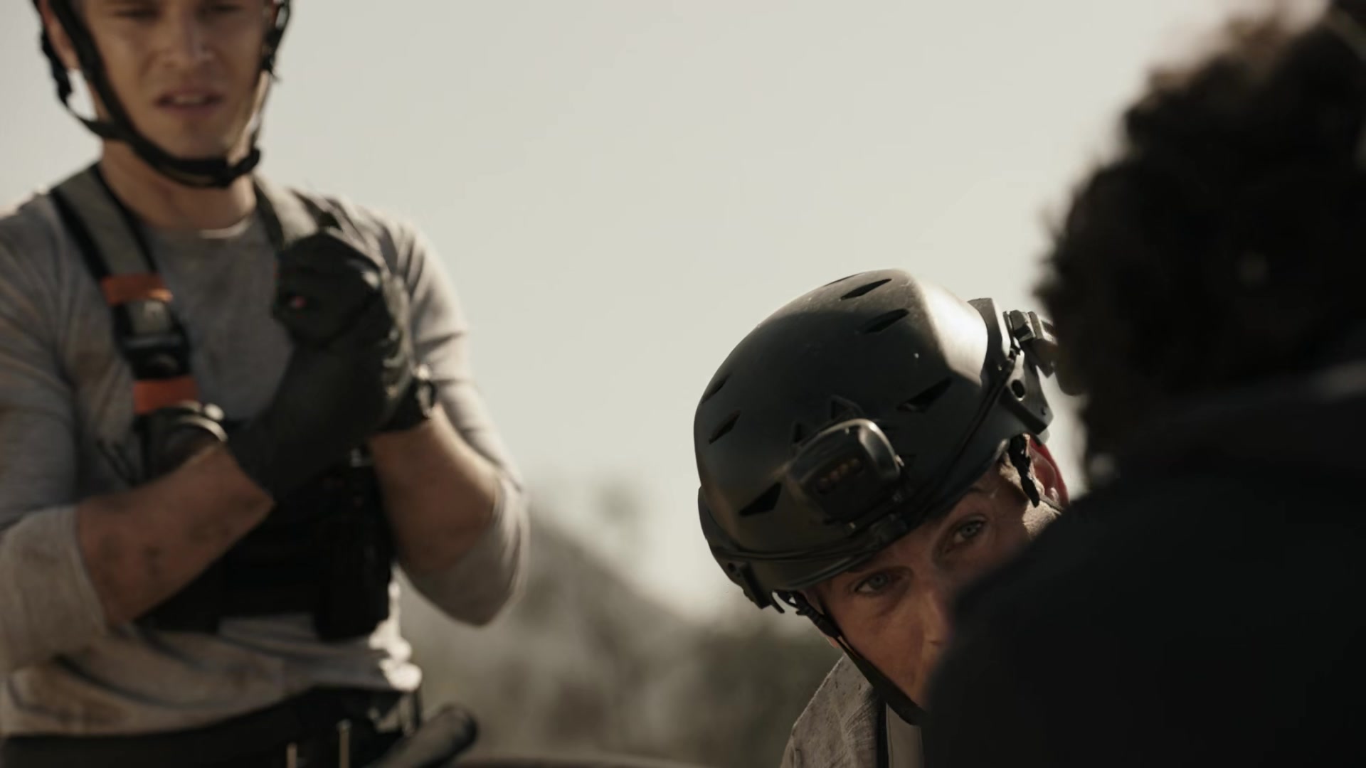 9-1-1_Lone_Star_S02E06_1080p_RRA_004014.jpg
