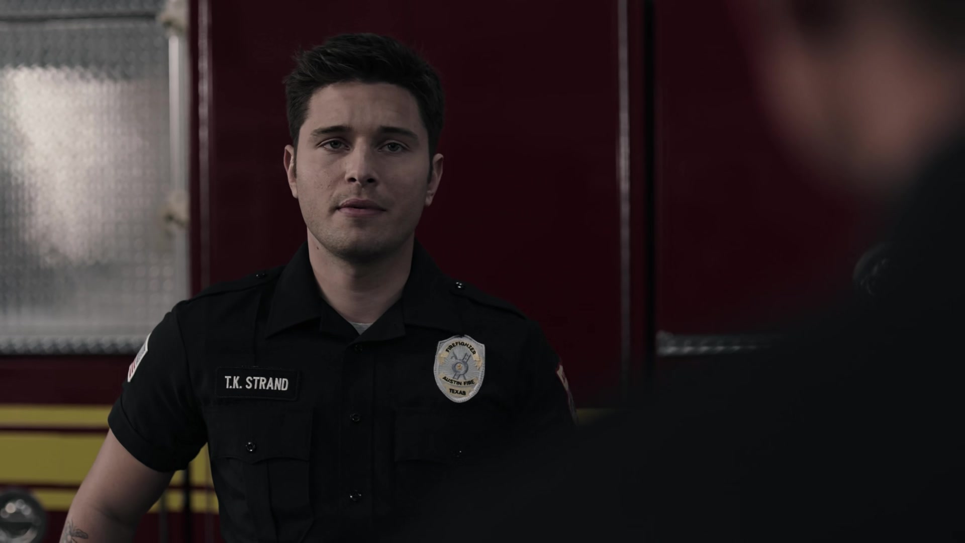 9-1-1_Lone_Star_S02E06_1080p_RRA_005433.jpg