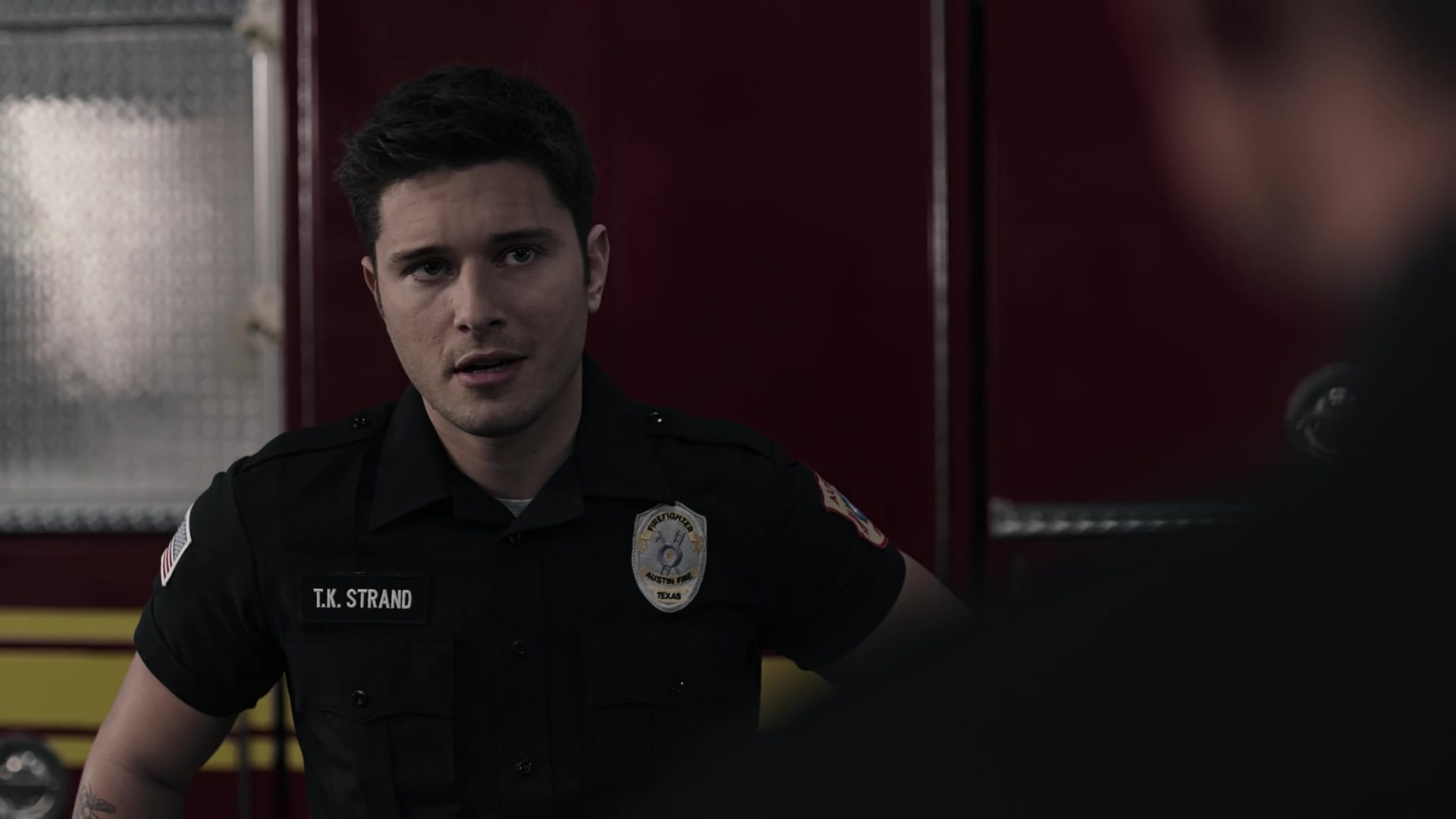 9-1-1_Lone_Star_S02E06_1080p_RRA_005436.jpg
