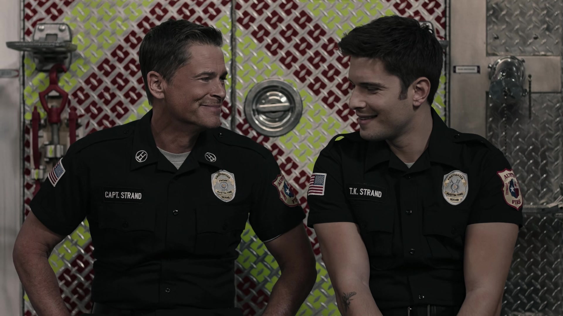 9-1-1_Lone_Star_S02E06_1080p_RRA_005750.jpg