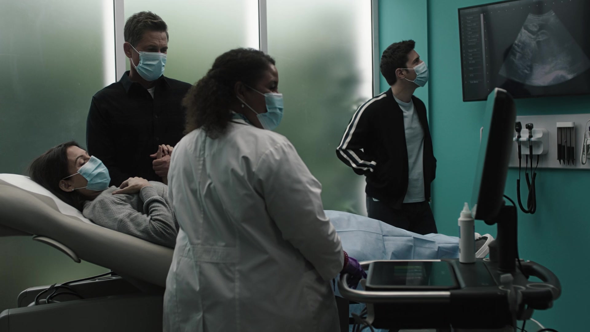 9-1-1_Lone_Star_S02E06_1080p_RRA_005955.jpg