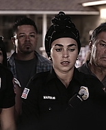 9-1-1_Lone_Star_S01E01_1080p_003693.jpg
