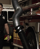 9-1-1_Lone_Star_S01E01_1080p_006067.jpg