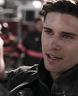 9-1-1_Lone_Star_S01E04_1080p_003873.jpg