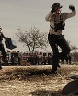9-1-1_Lone_Star_S02E06_1080p_RRA_003985.jpg